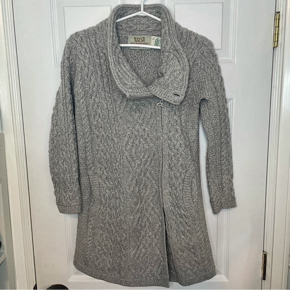 ARAN Sweater Market Ireland 100% Merino Wool Grey Zip Cardigan Small - Picture 2 of 9